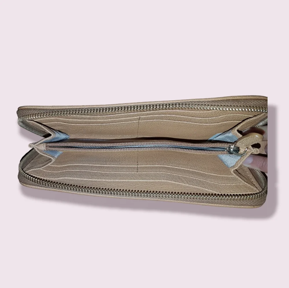 Michael Kors Fulton Large Pebbled Leather Slouchy Shoulder Bag and Wallet - Picture 4 of 10